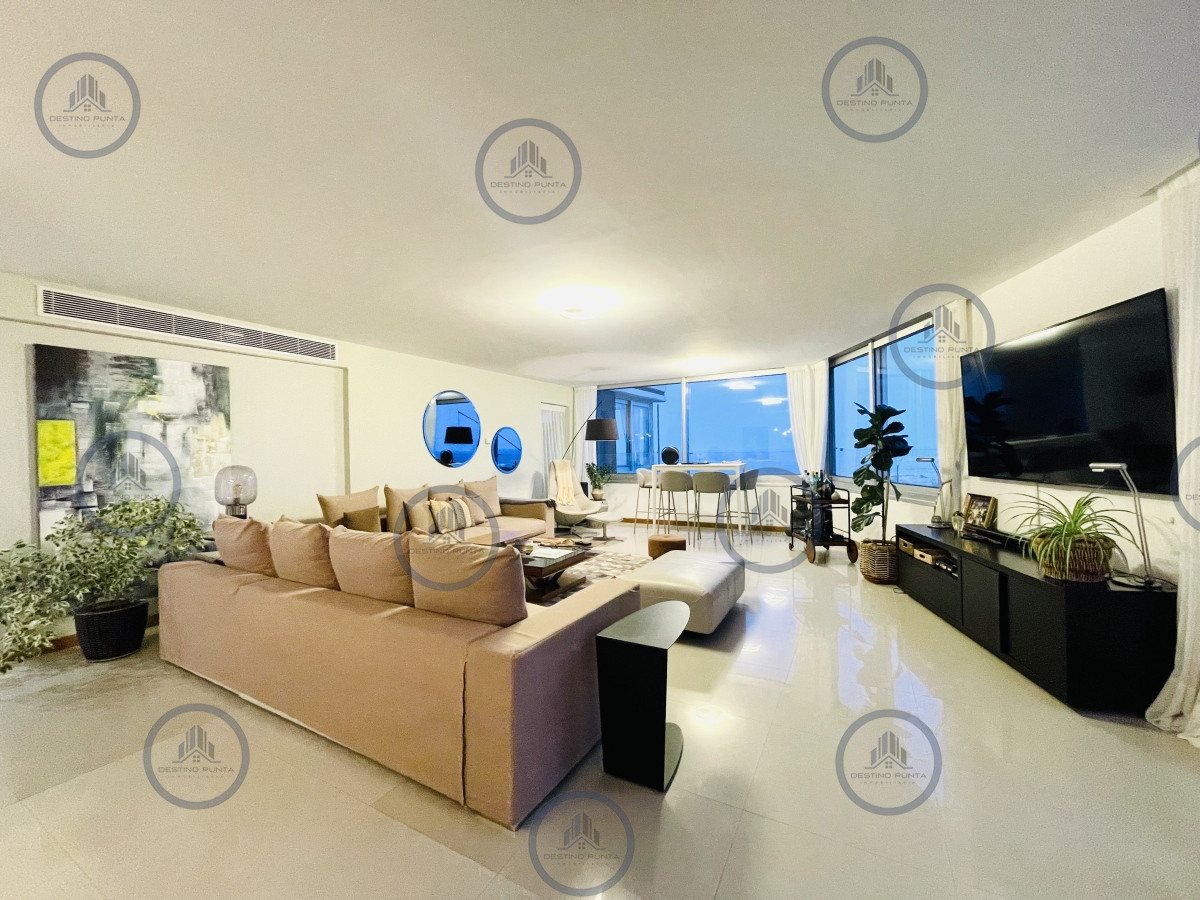 Apartamento ID.2024 - Moderno Apartamento Frente Al Mar, 3 Dormitorios y Dependencia