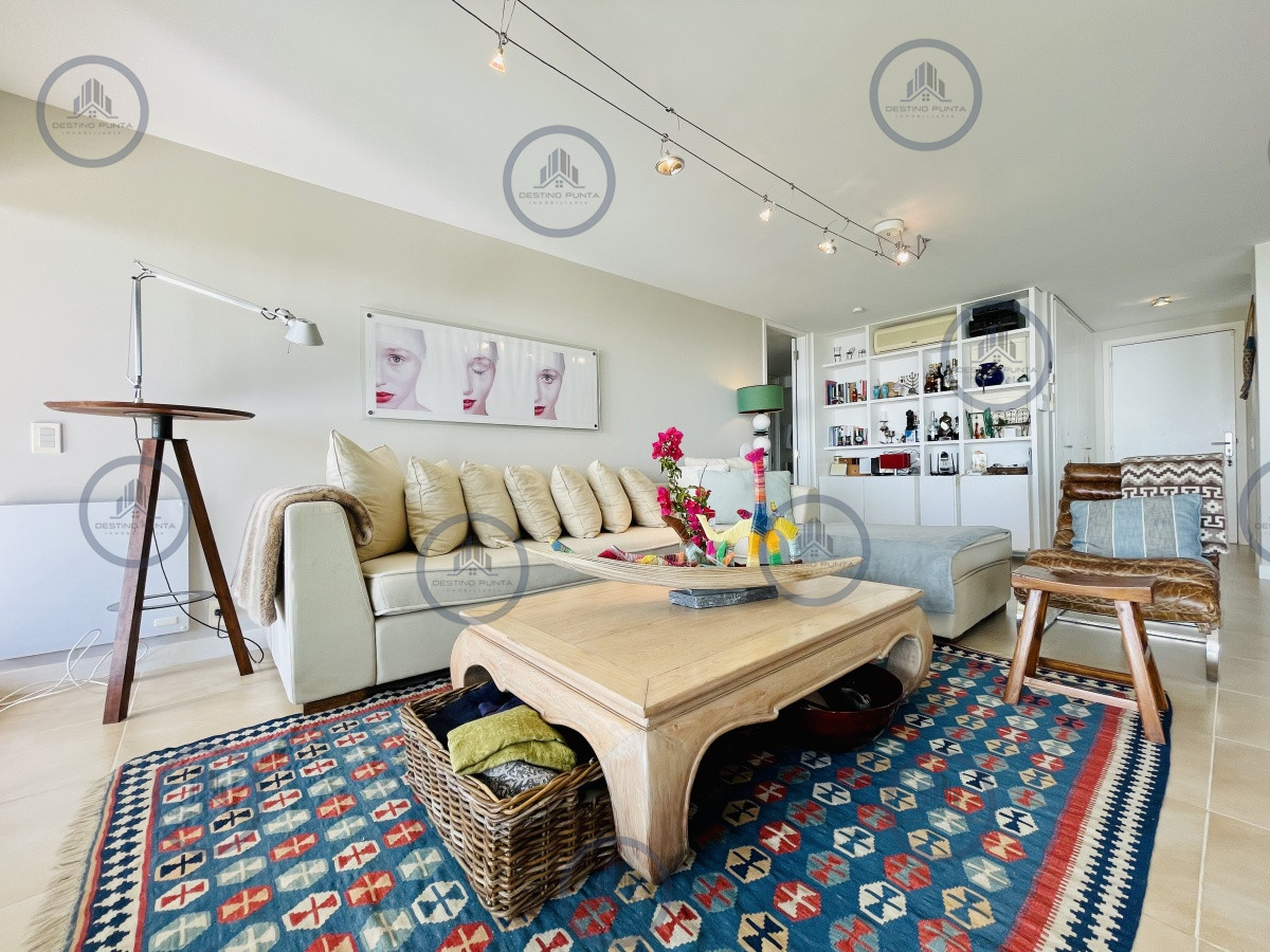 Apartamento ID.421 - Maravilloso departamento de 2 dormitorios con parrillero y salida al jardín en alquiler 