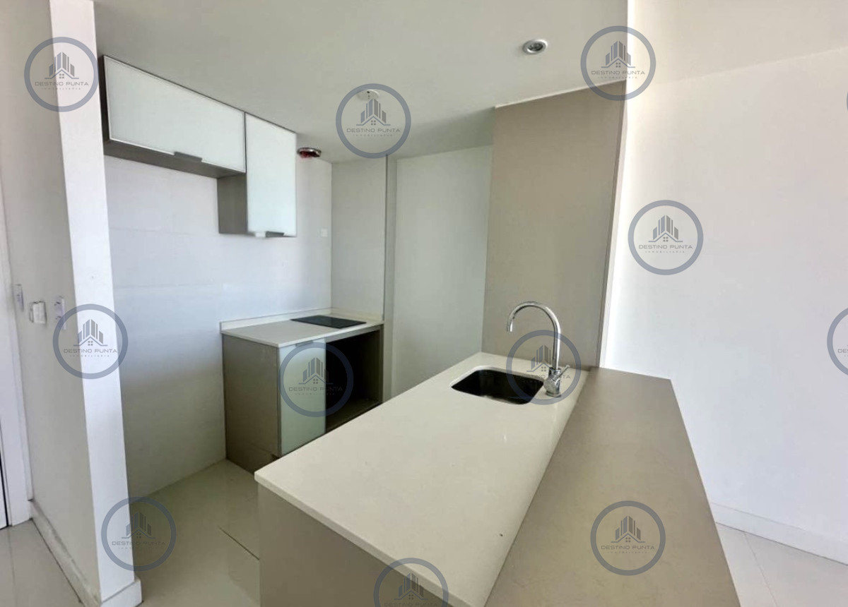 Apartamento ID.733 - Alquiler anual de apartamento de un dormitorio con vista al mar, Punta del este 