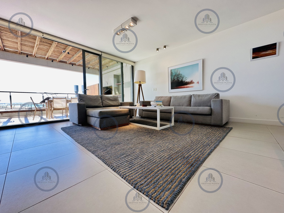 Apartamento ID.1690 - Venta y Alquiler temporario de apartamento moderno de dos dormitorios con parrillero en Punta Ballena