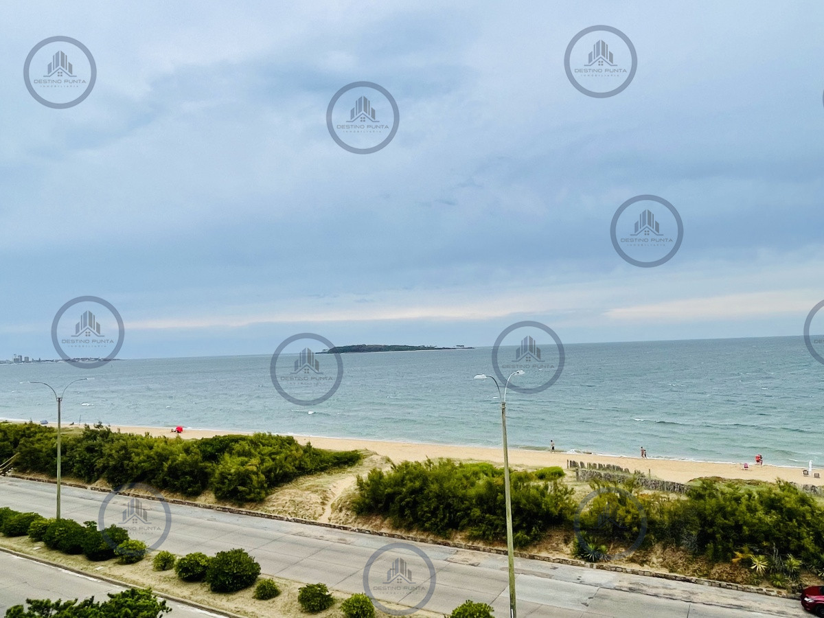 Apartamento ID.304 - Apartamento de 3 Dormitorios y Parrillero Frente al Mar, Playa Mansa