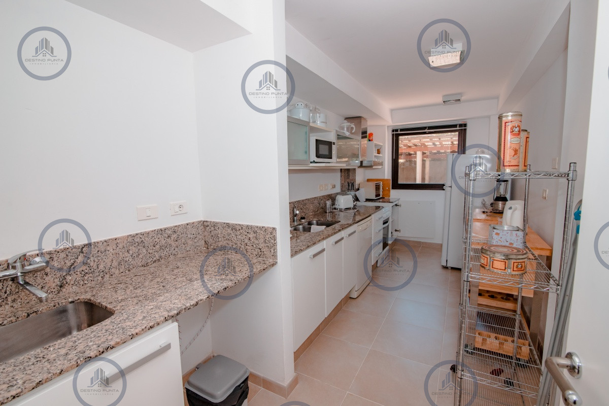 Apartamento ID.557 - Venta de apartamento de dos dormitorios con parrillero exclusivo, Punta Ballena