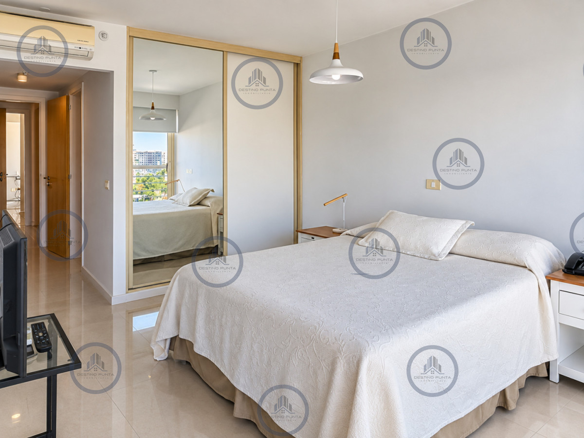 Apartamento ID.3306 - Moderno Apartamento de 3 Dormitorios en suite con Vista al Mar, Playa Mansa, Punta del Este