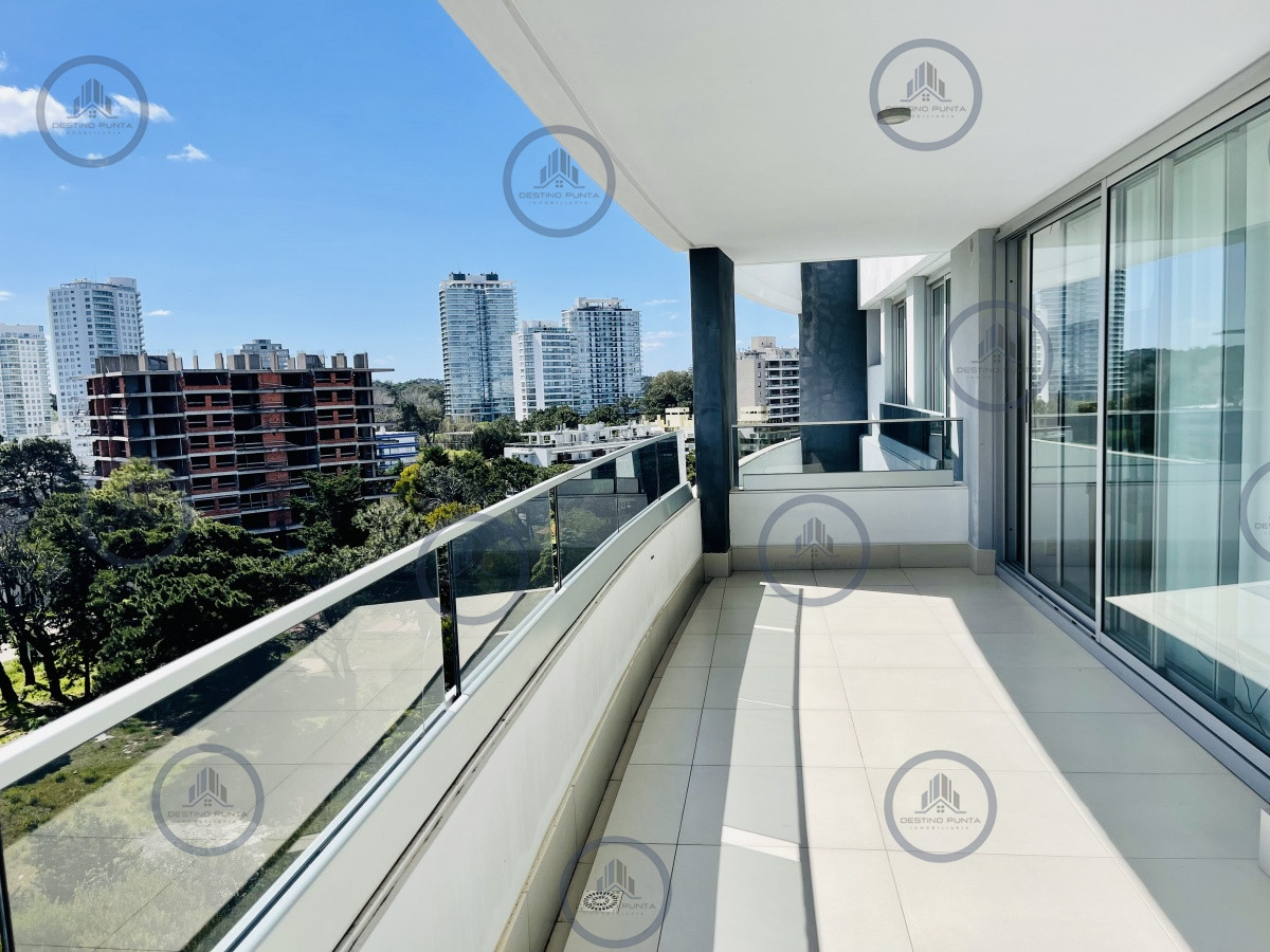 Apartamento ID.881 - Apartamento de 2 Dormitorios en Venta a metros de playa Brava, Punta del Este