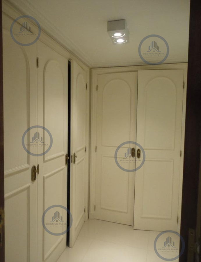 Apartamento ID.956 - Apartamento de 6 Dormitorios Frente al Puerto de Punta del Este