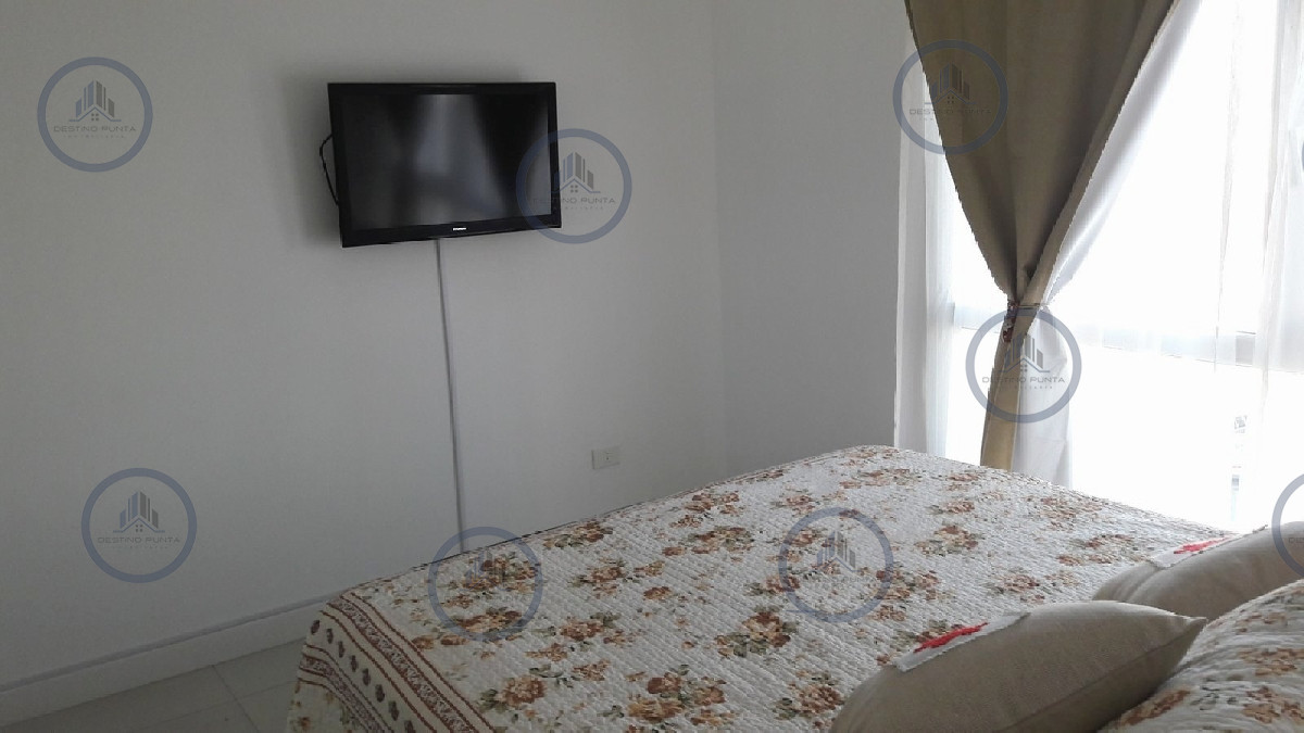 Apartamento ID.323 - Muy Buen Apartamento de 2 Dormitorios en Península - Punta del Este
