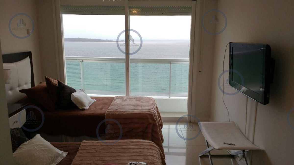Apartamento ID.479 - Alquiler temporario de apartamento en torre Premiun sobre playa Mansa de tres dormitorios
