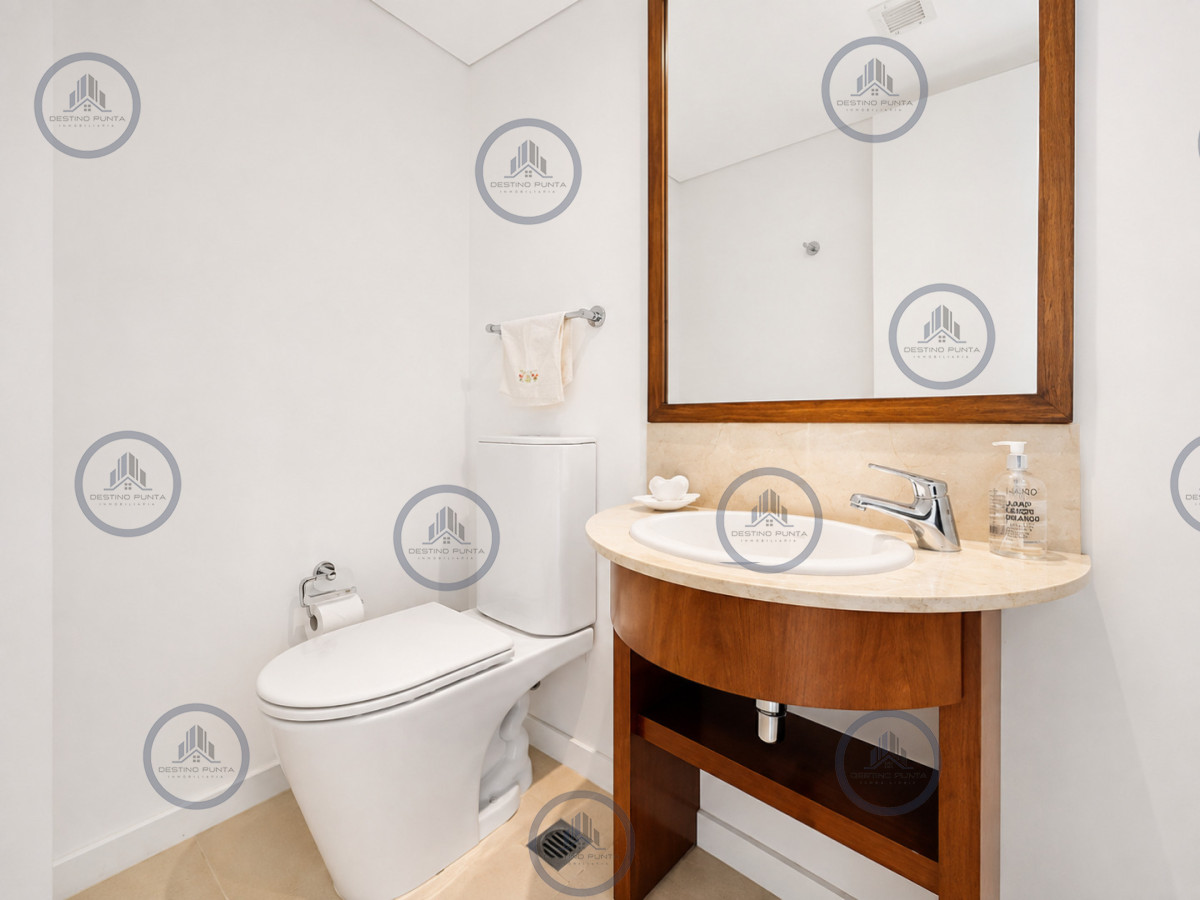 Apartamento ID.484 - Apartamento de 2 Dormitorios más Dependencia en Torre Le Parc, Playa Brava
