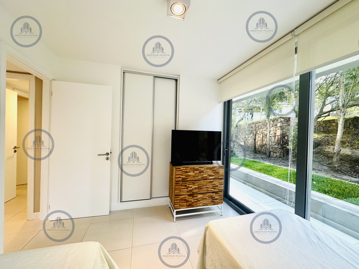 Apartamento ID.112 - Venta OPORTUNIDAD de exclusivo departamento de tres dormitorios y Parrillero en Punta Ballena