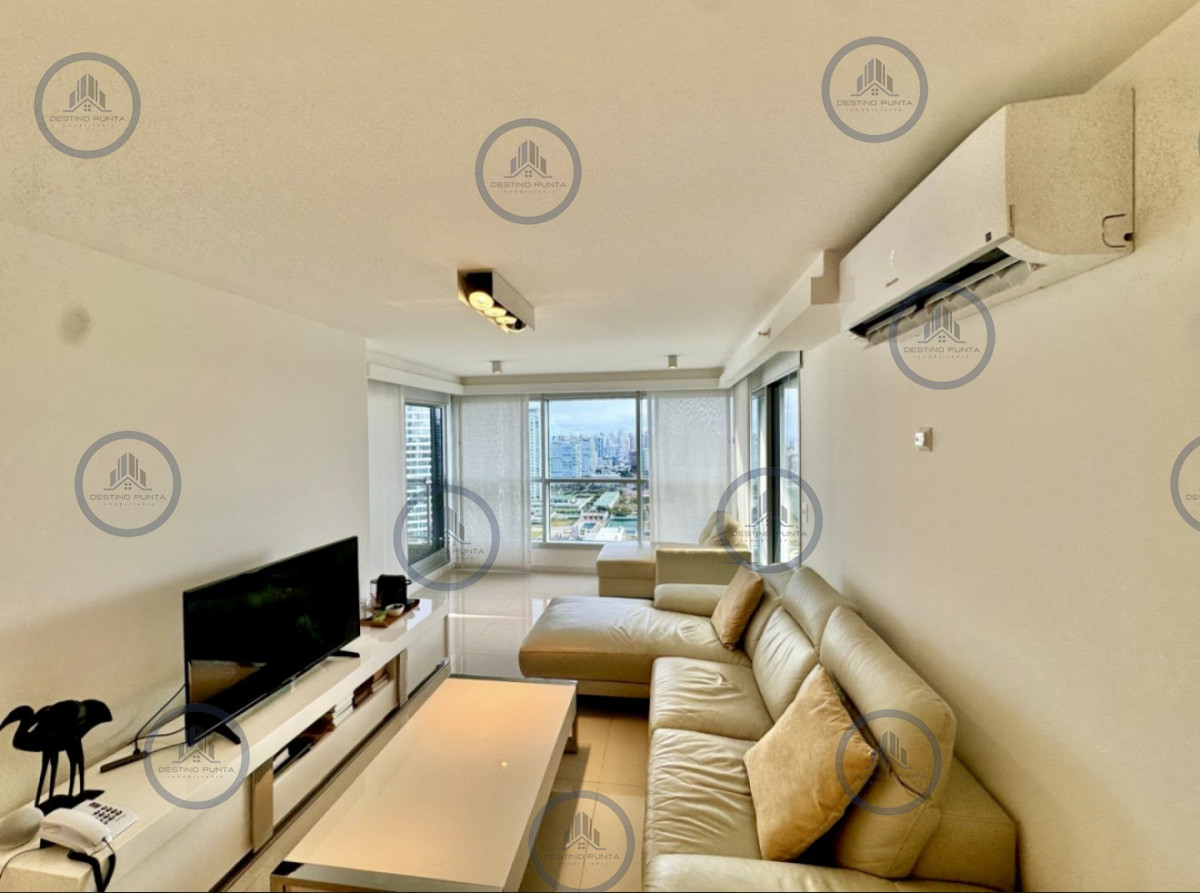 Apartamento ID.174 - Venta de apartamento de 2 dormitorios más dependencia y parrillero en Playa Mansa