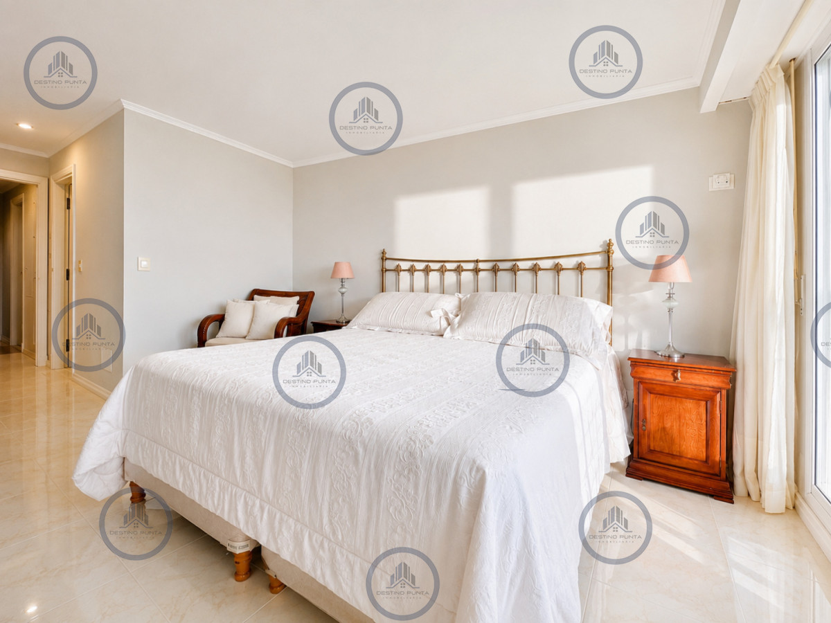 Apartamento ID.79 - Apartamento de 3 Dormitorios sobre Playa Mansa, en Venta y Alquiler, Punta del Este