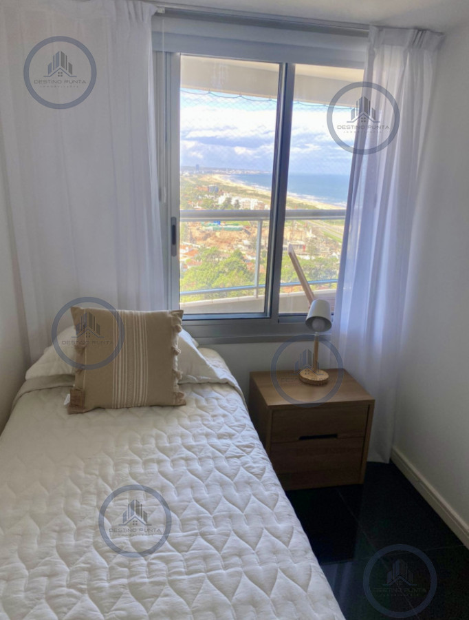 Apartamento ID.175 - Alquiler temporal de apartamento piso alto de 2 dormitorios más servicio en playa brava 