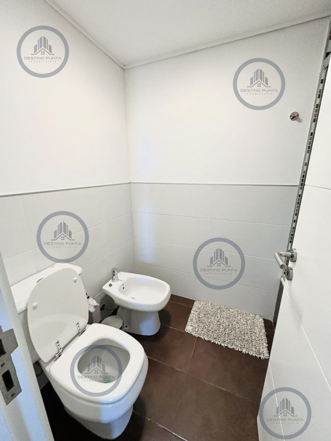 Apartamento ID.1168 - Moderno Apartamento de 2 Dormitorios y Medio en Torre con Servicios, Playa Brava