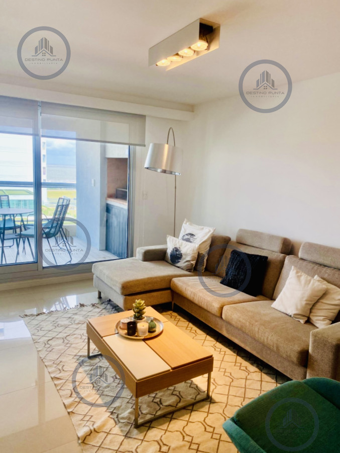 Apartamento ID.2896 - Alquiler temporal apartamento de 3 amplios dormitorios más dependencia con parrillero propio Playa Brava