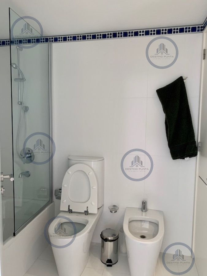 Apartamento ID.51 - Alquiler temporario de apartamento de dos dormitorios más dependencia de servicio sobre Playa Brava, Punta del Este