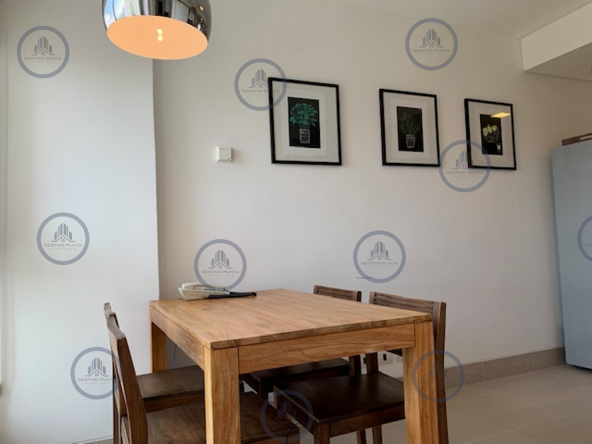 Apartamento ID.51 - Alquiler temporario de apartamento de dos dormitorios más dependencia de servicio sobre Playa Brava, Punta del Este
