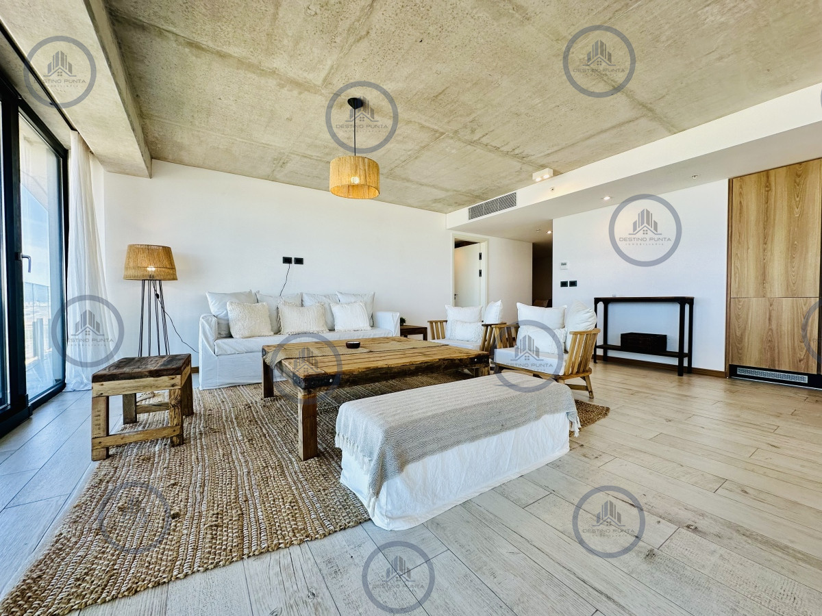 Apartamento ID.677 - Venta y alquiler de apartamento de tres dormitorios con tres suites moderno a estrenar, playa Brava