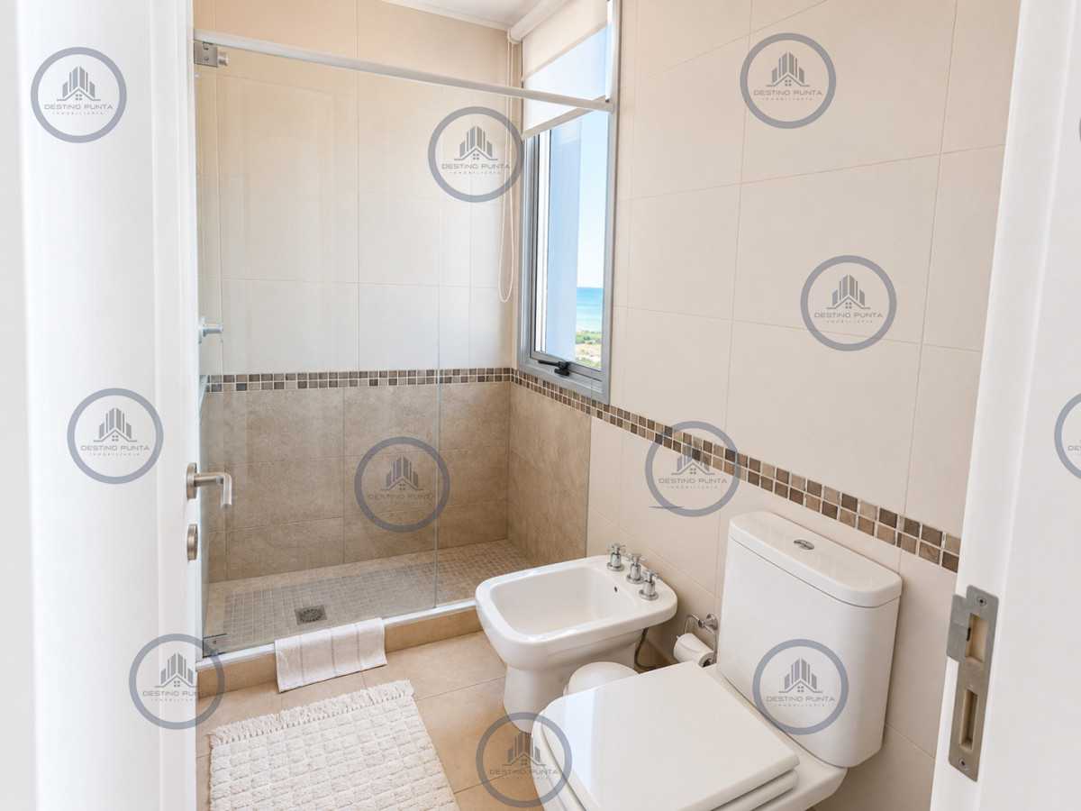 Apartamento ID.3255 - Apartamento de 3 Dormitorios con Vista al Mar, en Playa Brava Punta del Este