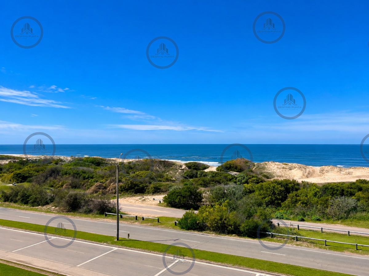 Apartamento ID.3301 - Moderno Apartamento de 3 Dormitorios en Primera Línea del Mar. Blue Marine, Playa Brava Punta del Este