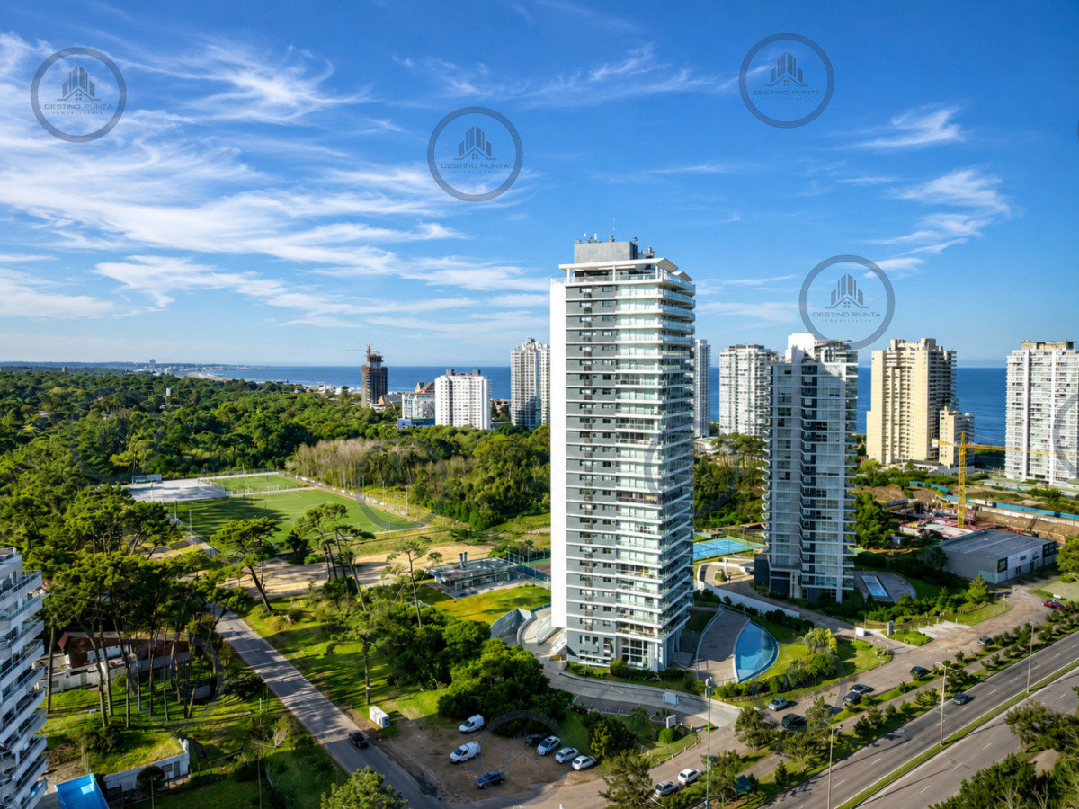 Apartamento ID.3127 - Apartamento luminoso con variedad de servicios en venta, 3 dormitorios, zona Roosevelt Playa Brava