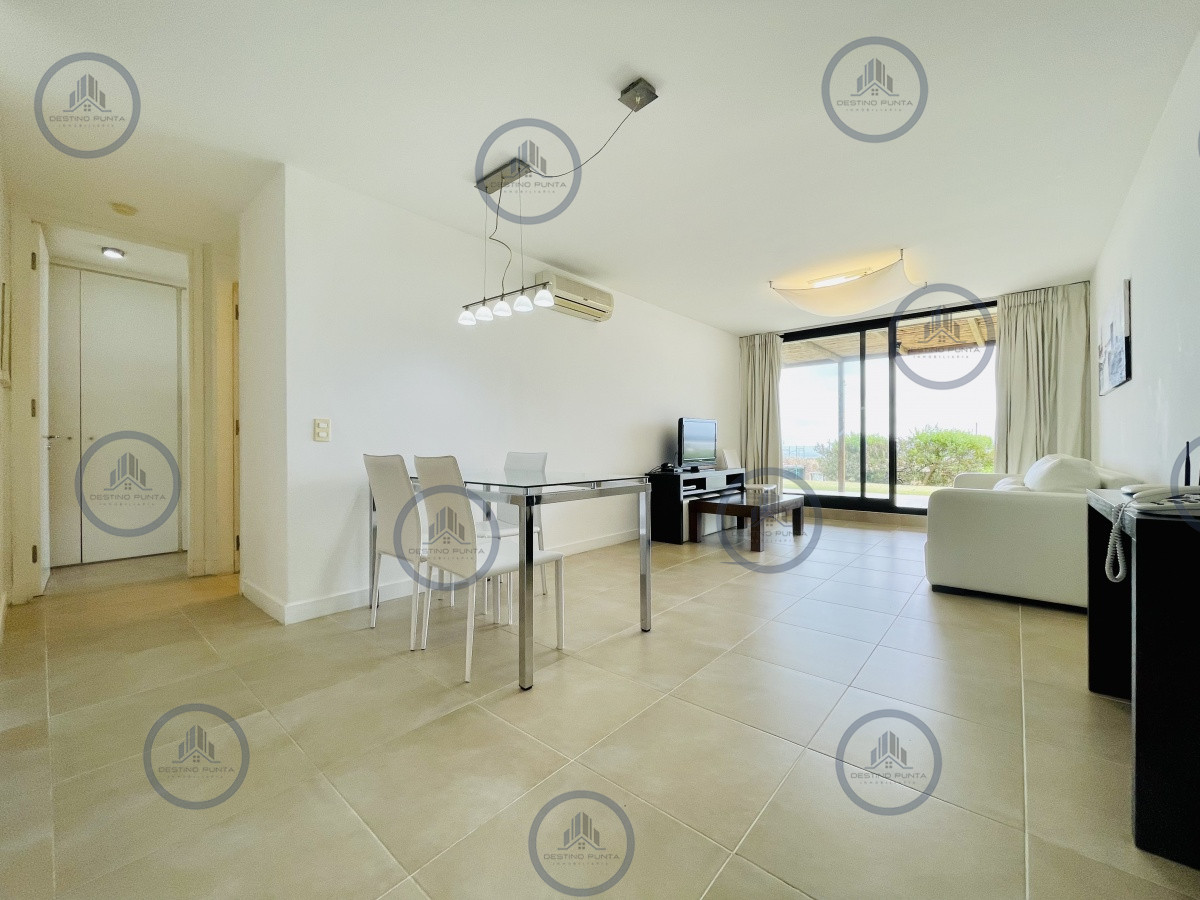 Apartamento ID.1039 - Alquiler temporario de apartamento de un dormitorio con parrillero y jardín, Punta Ballena
