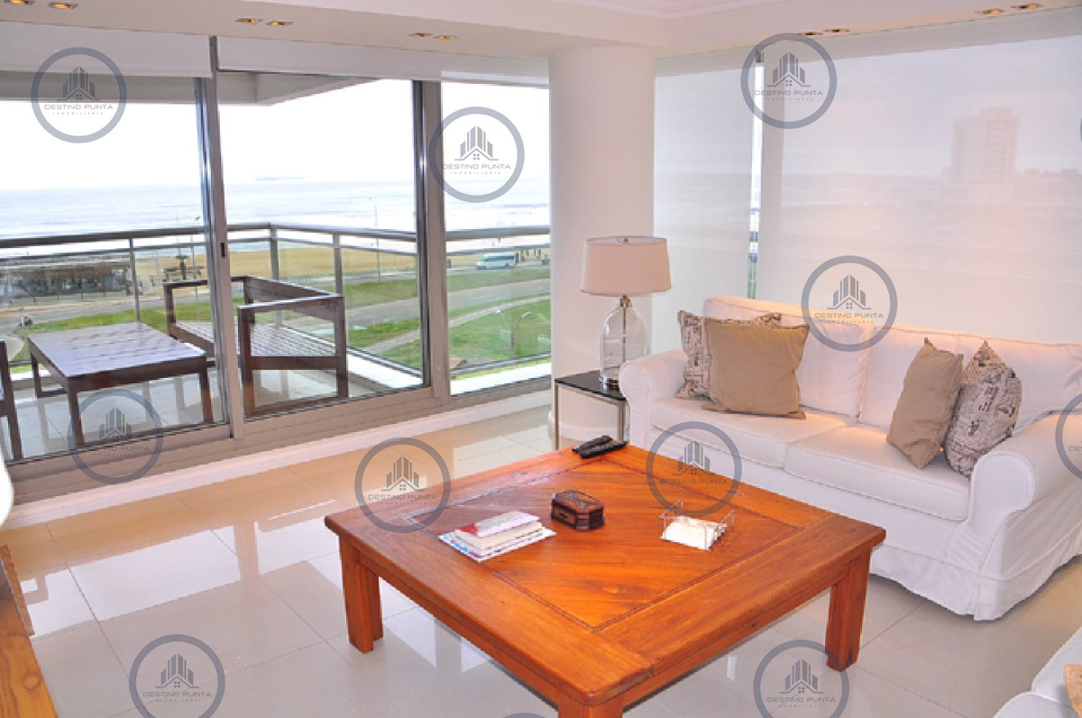 Apartamento ID.243 - Excelente Apartamento de 3 Dormitorios y Dependencia en Playa Brava - Venta y Alquiler