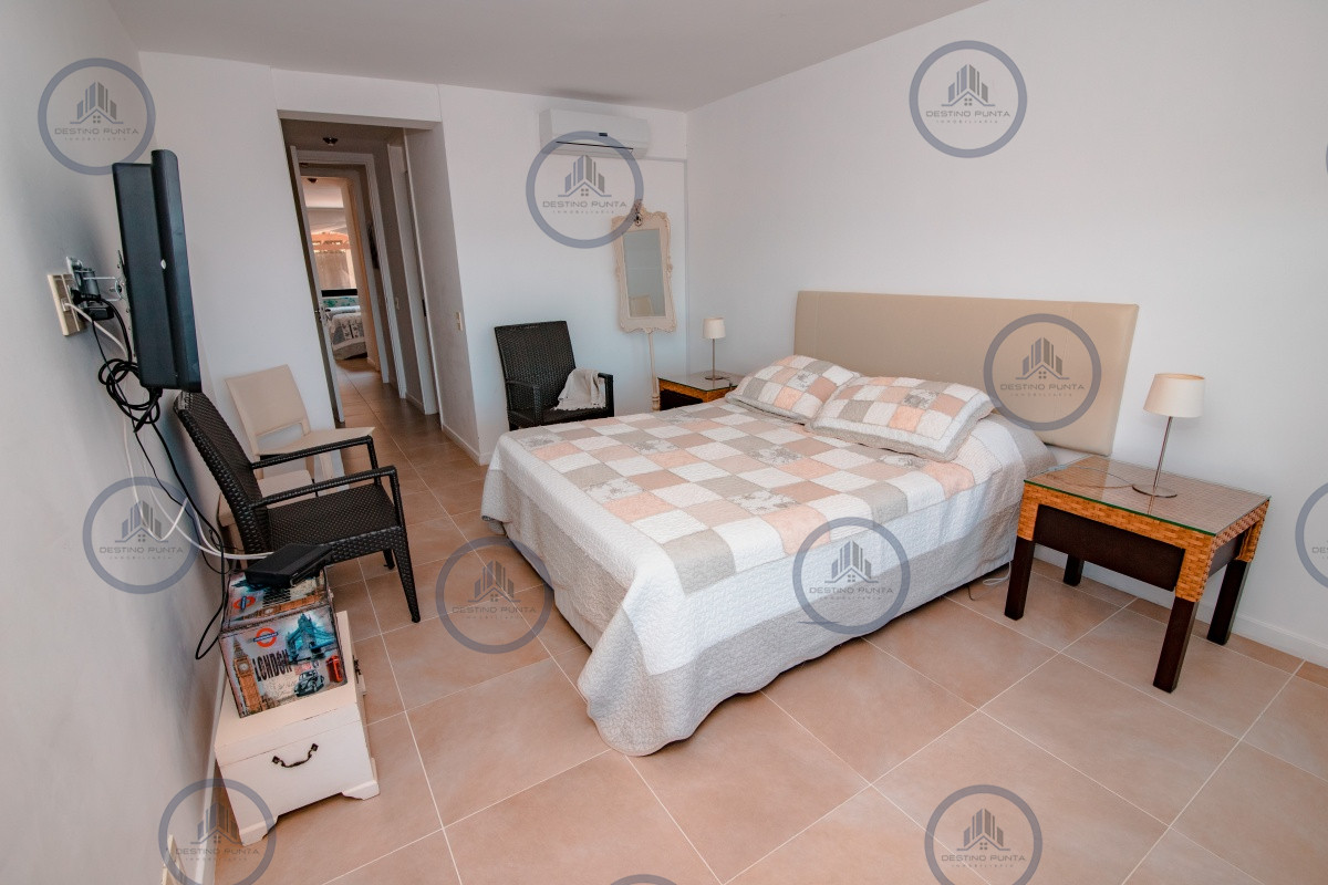 Apartamento ID.557 - Venta de apartamento de dos dormitorios con parrillero exclusivo, Punta Ballena
