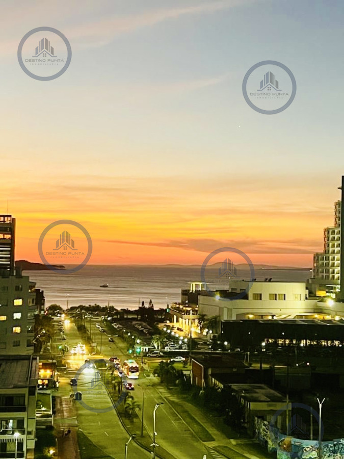 Apartamento ID.1622 - Apartamento de 1 Dormitorio en Torre con Servicios, Cerca del Mar - Alquiler Anual, Punta del Este