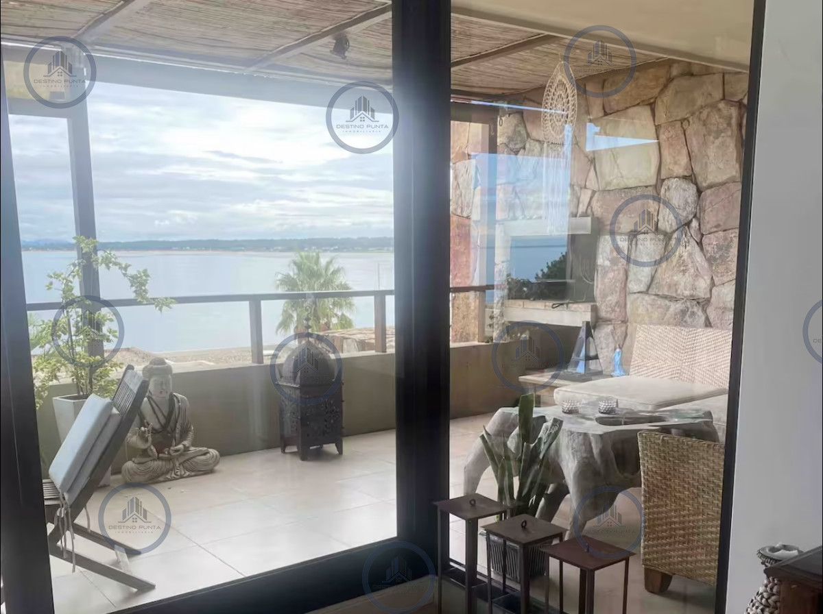 Apartamento ID.2500 - Apartamento en venta de 2 dormitorios y parrillero propio, Punta Ballena