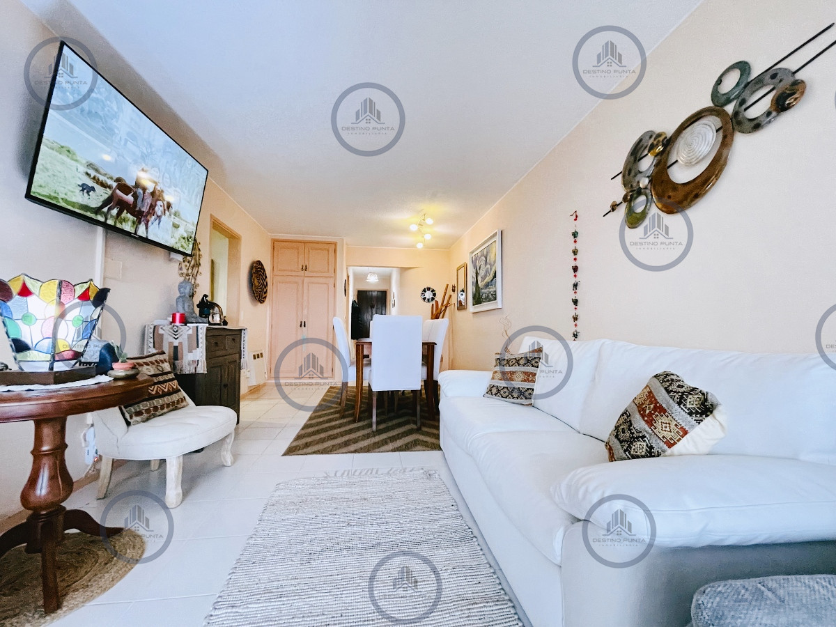 Apartamento ID.2075 - Excelente Apartamento de 2 Dormitorios Frente a Los Dedos, Playa Brava Punta del Este