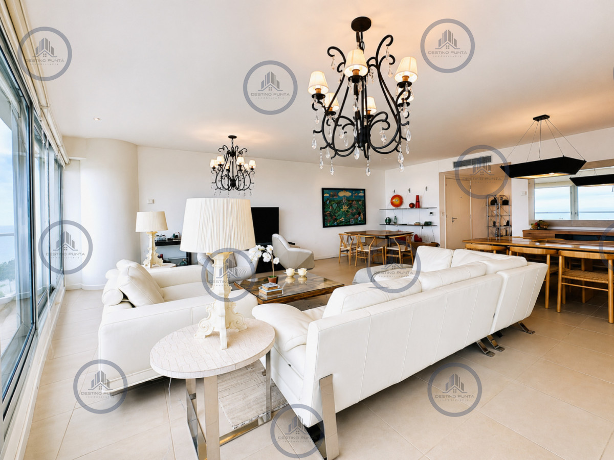 Apartamento ID.272 - Oportunidad en Venta Maravilloso departamento esquinero en Torre Le Parc, Playa Brava, Punta del Este
