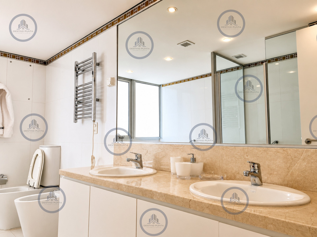 Apartamento ID.48 - Apartamento esquinero de 3 Dormitorios ý Dependencia de servicio, Torre LE PARC, playa Brava. Punta del Este
