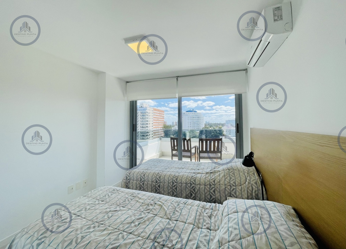 Apartamento ID.881 - Apartamento de 2 Dormitorios en Venta a metros de playa Brava, Punta del Este