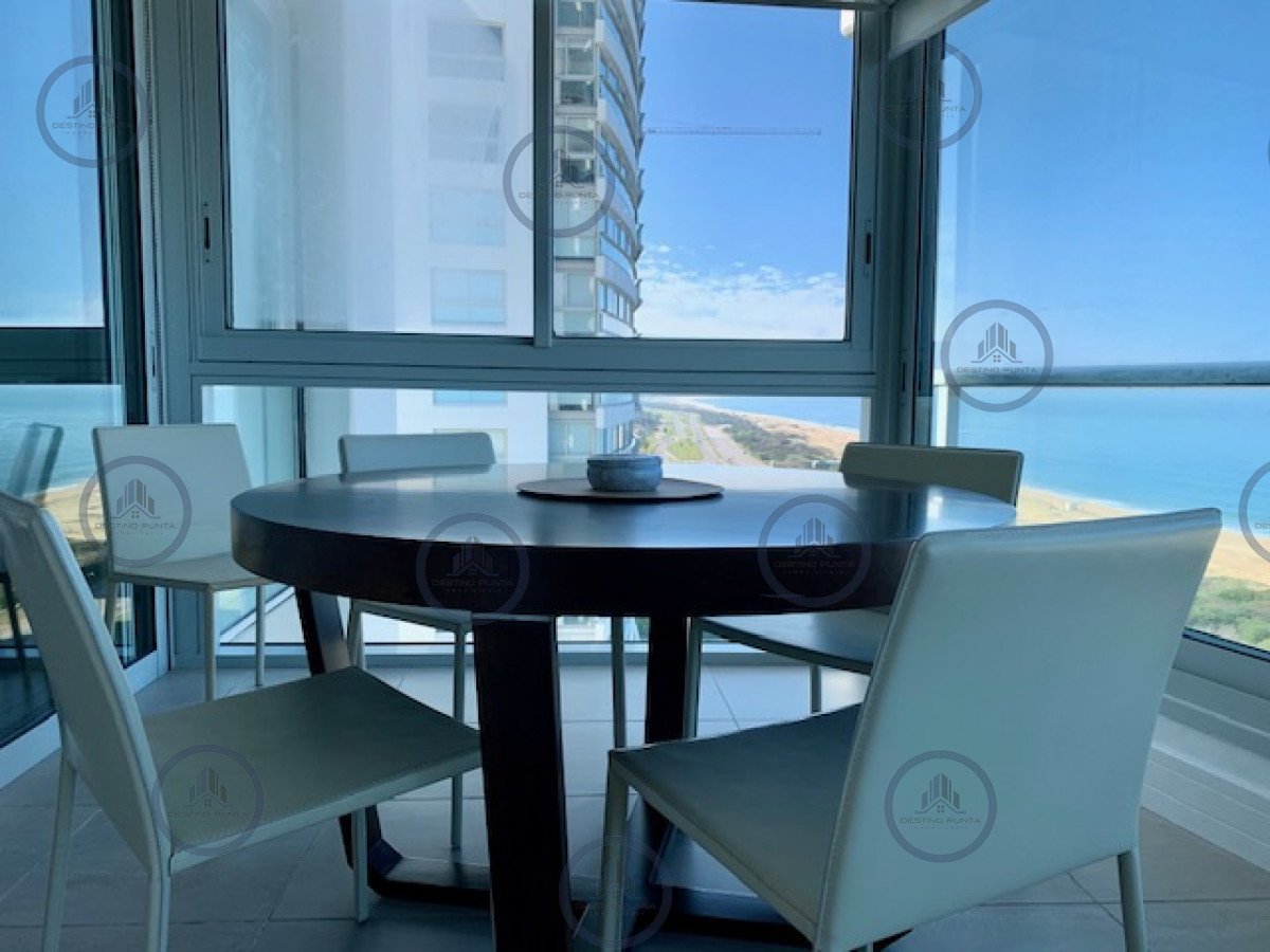 Apartamento ID.25 - Venta y alquiler temporario de apartamento de tres dormitorios mas dependencia de servicio en Playa Brava