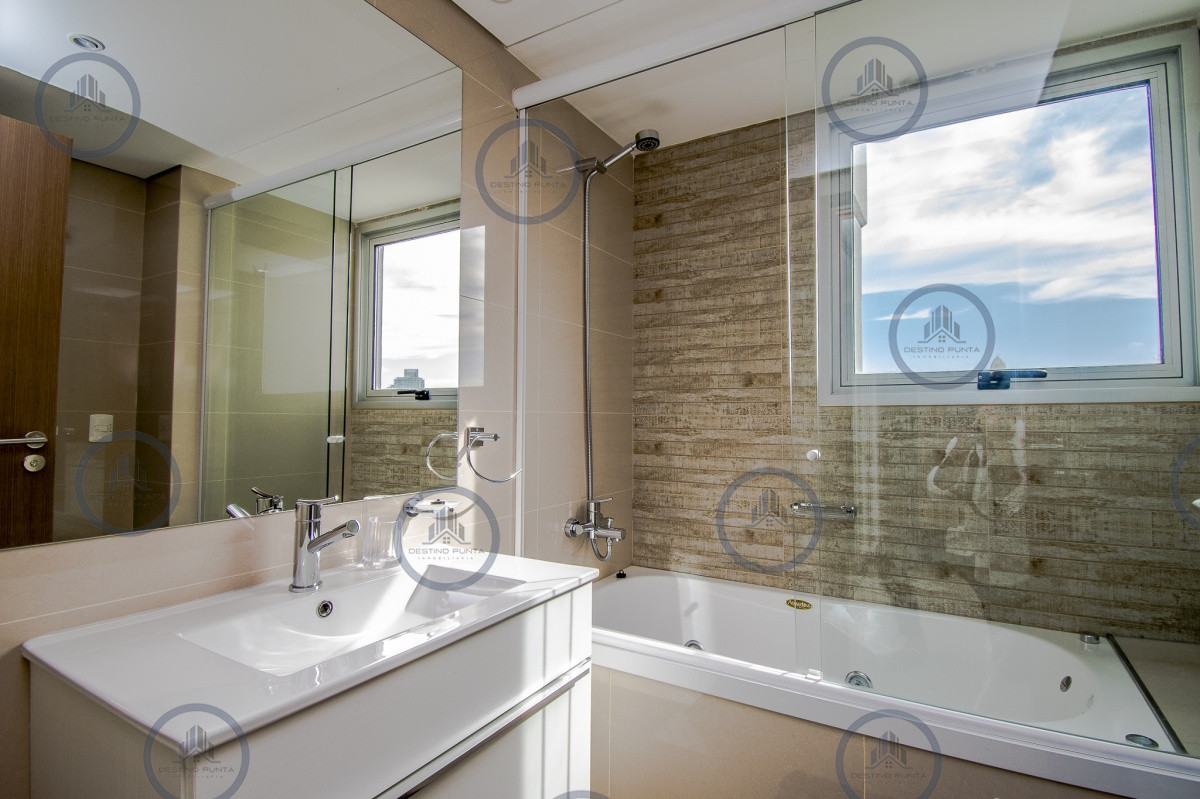 Apartamento ID.311 - Apartamento de 2 Dormitorios + Servicio - Look Brava