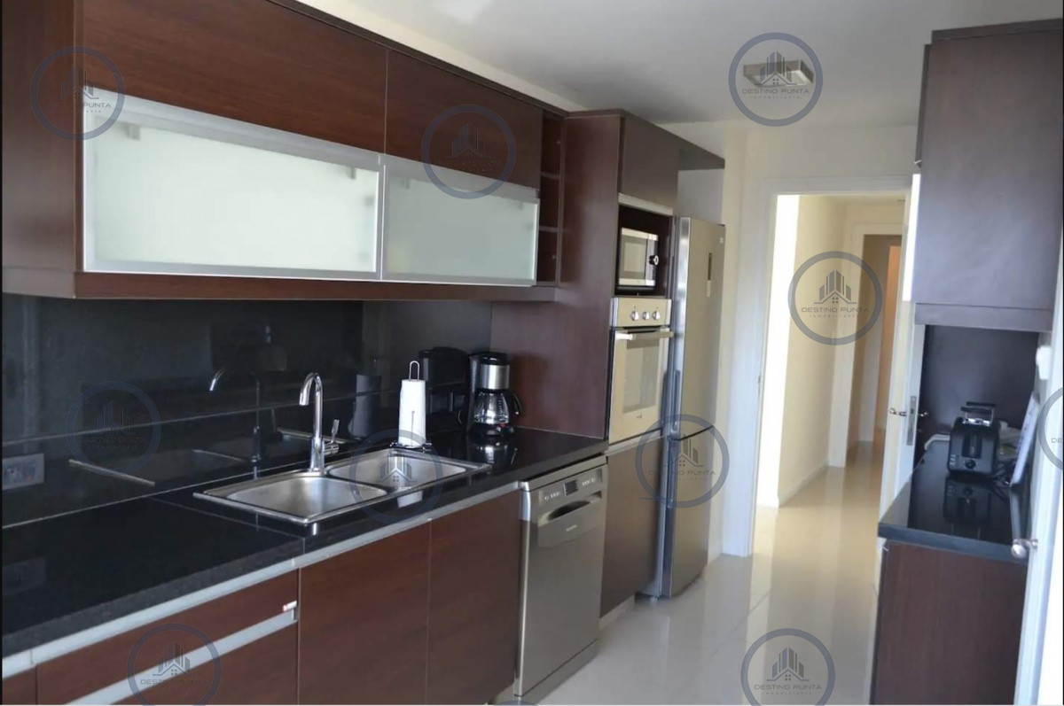 Apartamento ID.223 - Excelente Apartamento de dos Dormitorios en Playa Brava - Punta del Este