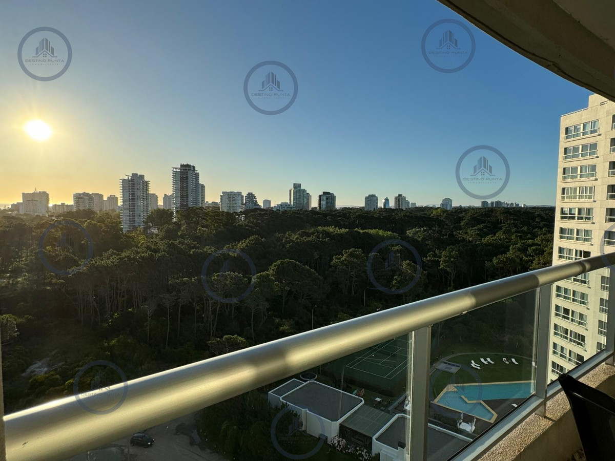 Apartamento ID.2506 - Apartamento de 2 Dormitorios + Dependencia y parrillero propio en Playa Brava