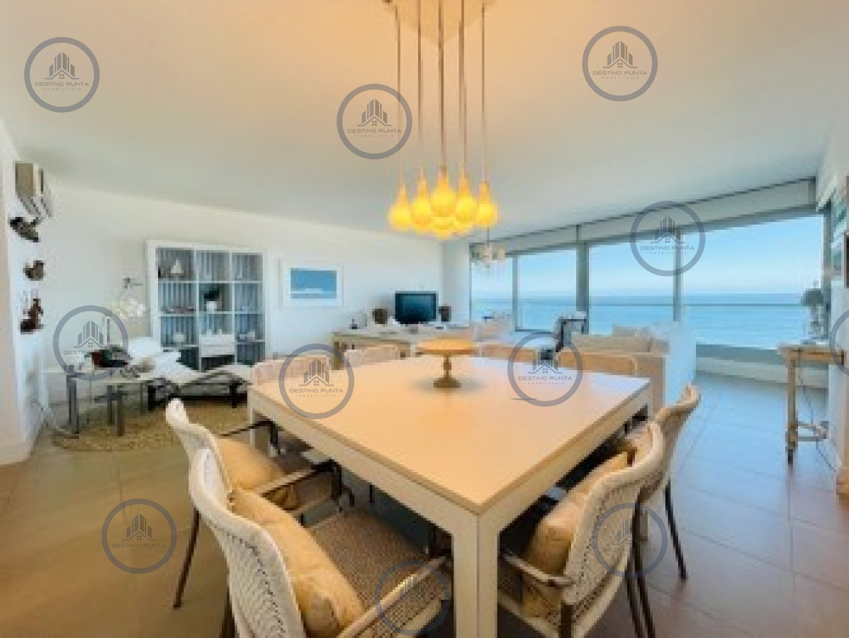Apartamento ID.46 - Venta de apartamento premiun de tres dormitorios más dependencia en torre de categoría sobre playa Brava, Punta del Este