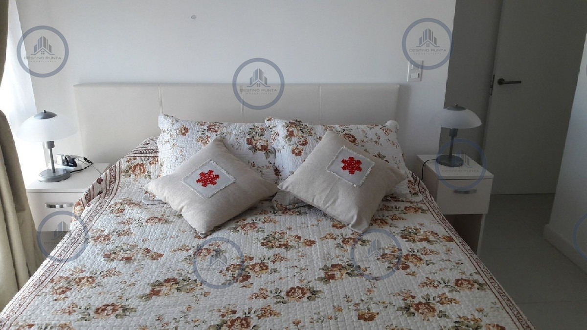 Apartamento ID.323 - Muy Buen Apartamento de 2 Dormitorios en Península - Punta del Este
