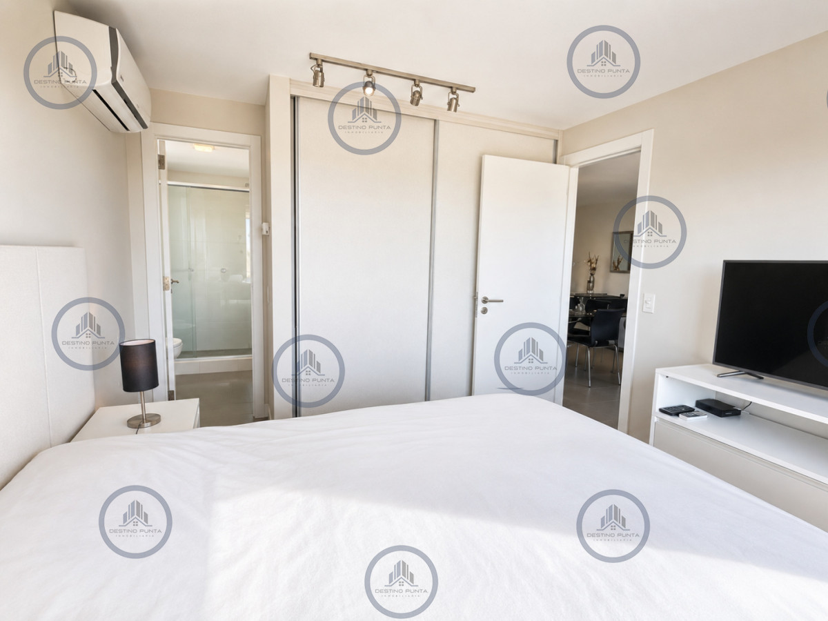Apartamento ID.2427 - Apartamento de 2 Dormitorios en piso alto con excelentes amenities, a metros de Playa Mansa, Punta del Este
