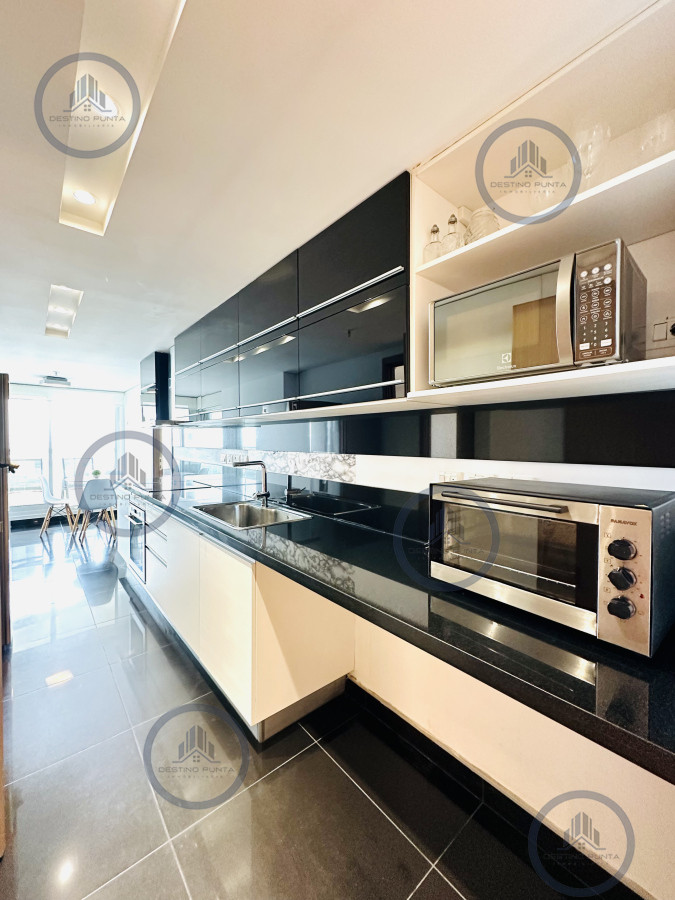 Apartamento ID.2295 - Oportunidad de venta apartamento de 3 dormitorios mas dependencia Playa Brava, Punta del Este