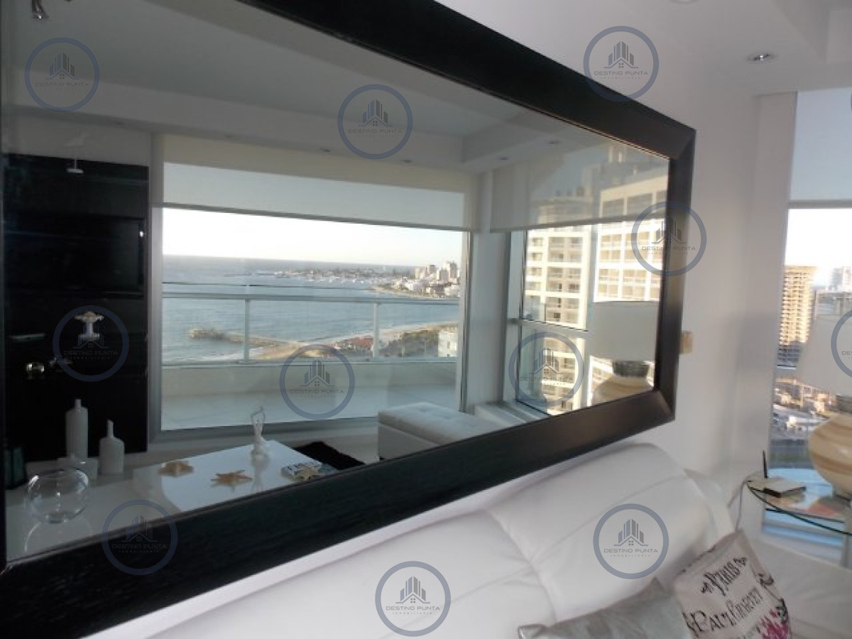 Apartamento ID.86 - Venta  de apartamento esquinero de tres dormitorios en Playa Mansa