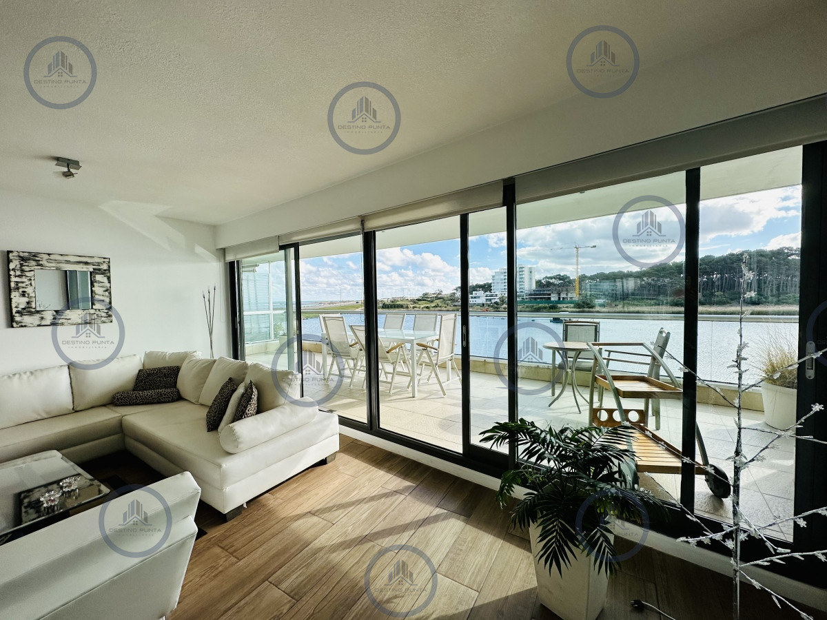 Apartamento ID.1529 - Alquiler temporal y anual de apartamento de tres dormitorios frente al mar en Pinares, playa Mansa