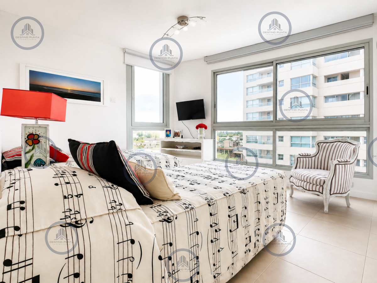 Apartamento ID.272 - Oportunidad en Venta Maravilloso departamento esquinero en Torre Le Parc, Playa Brava, Punta del Este