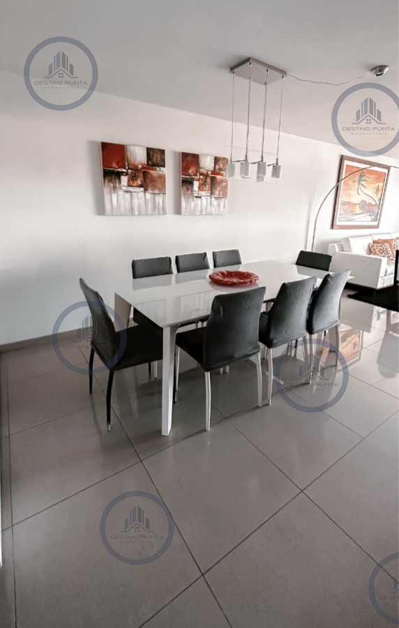 Apartamento ID.2314 - Apartamento de 2 dormitorios con 2 baños en alquiler por temporada torre moderna de Punta del este 