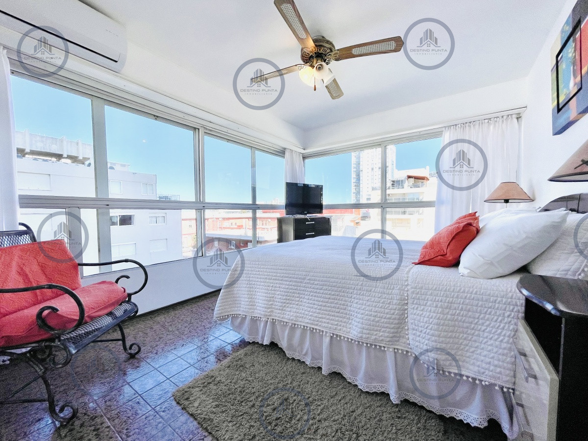 Apartamento ID.824 - Apartamento de 2 Dormitorios Reciclado, Península de Punta del Este