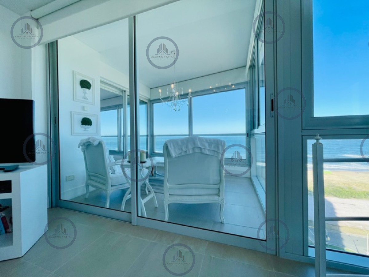 Apartamento ID.46 - Venta de apartamento premiun de tres dormitorios más dependencia en torre de categoría sobre playa Brava, Punta del Este