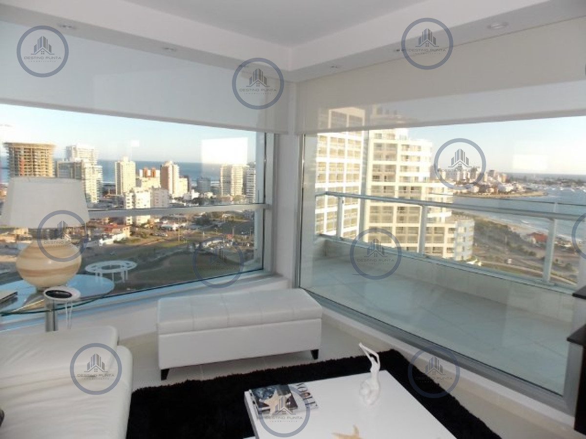 Apartamento ID.86 - Venta  de apartamento esquinero de tres dormitorios en Playa Mansa