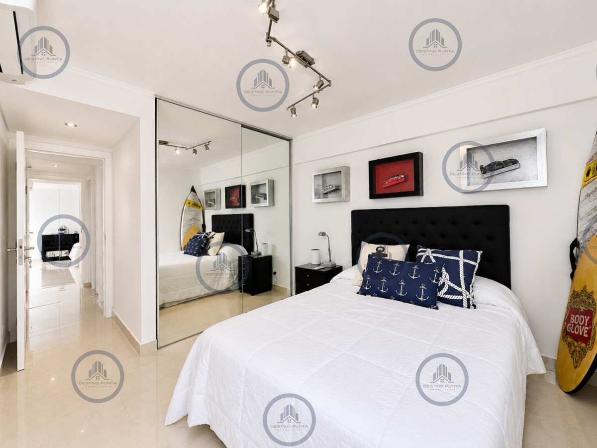 Apartamento ID.2321 - Penthouse Dúplex de 3 Dormitorios y Parrillero en Playa Mansa, Punta del Este