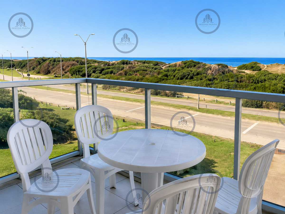 Apartamento ID.3106 - Apartamento de 3 Dormitorios en Primera Línea del Mar, Playa Brava Punta del Este